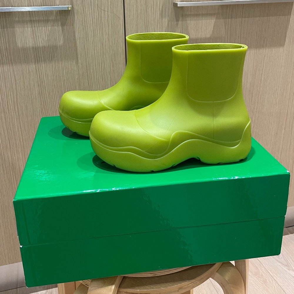 Bottega Veneta lime green puddle boot